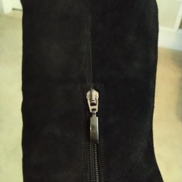 Fabulous Black Suede Knee Boots with Rhinestone detail - Picture 4 of 8